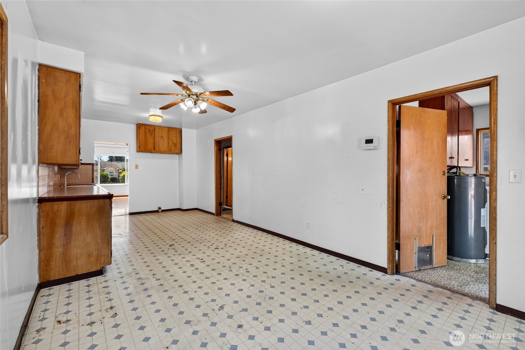 1323 E 56th Street Property Photo 10