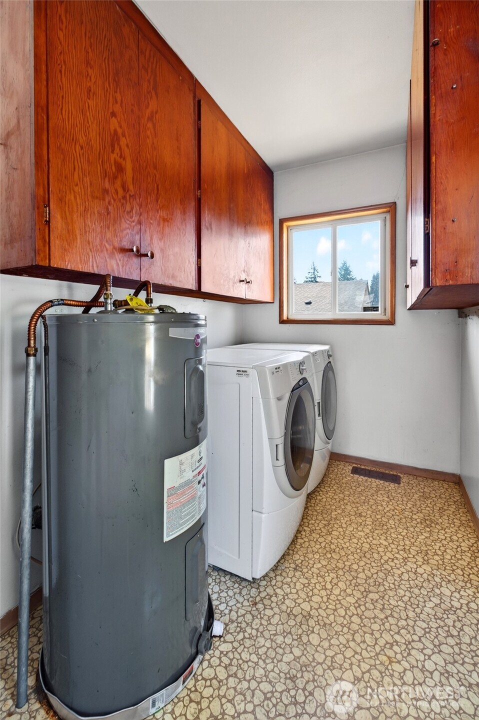 1323 E 56th Street Property Photo 15
