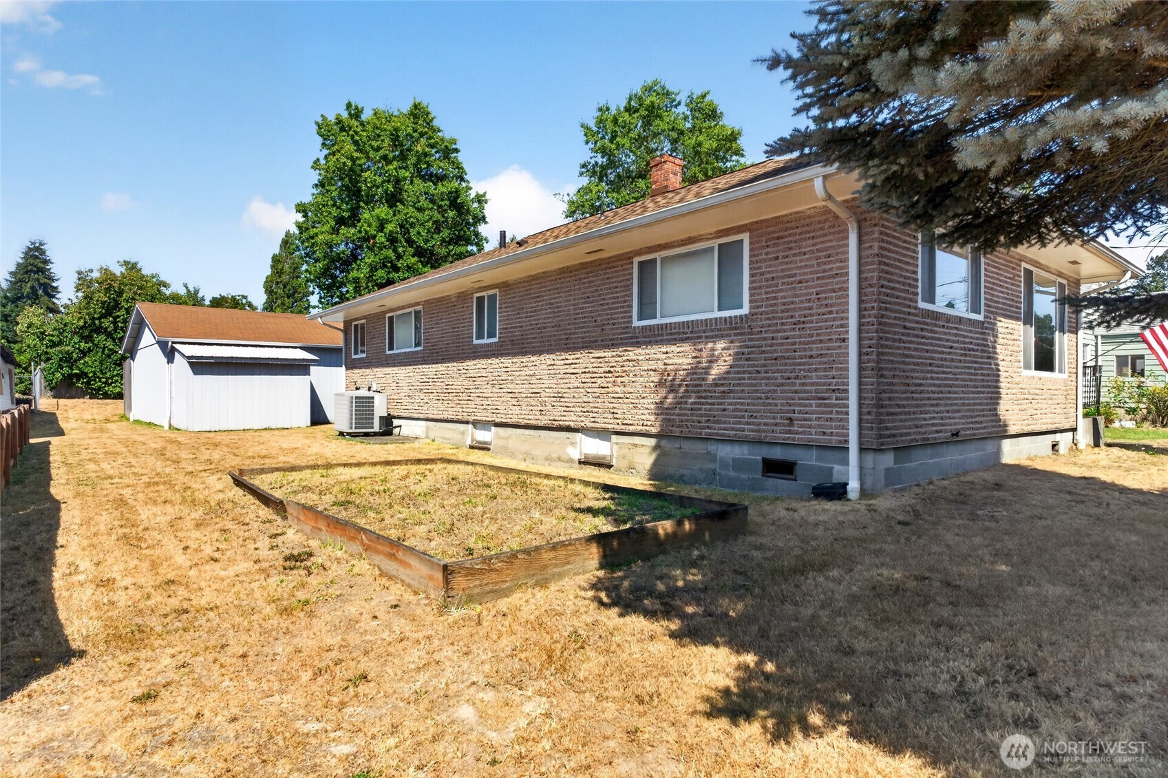 1323 E 56th Street Property Photo 23