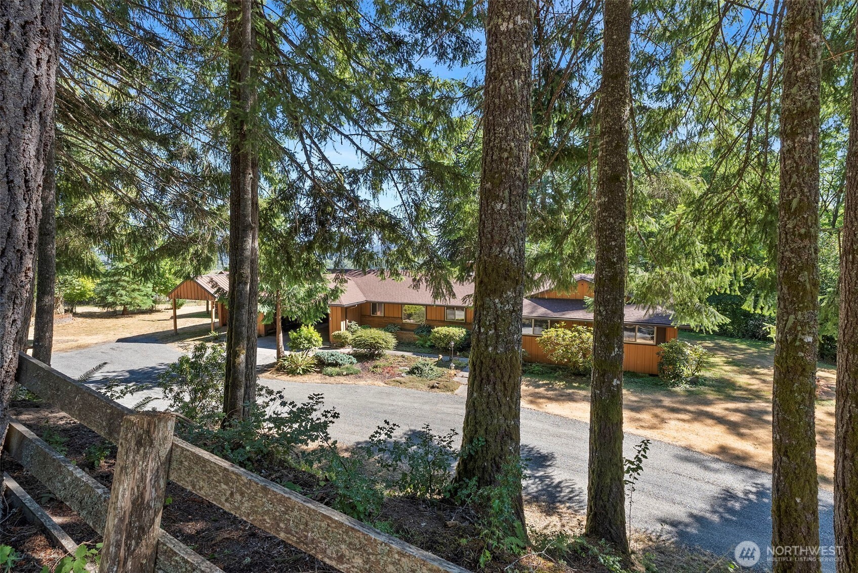 168 Boyd Property Photo 4