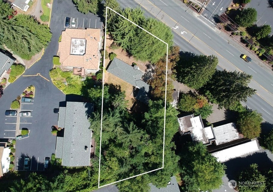 22910 Edmonds Way Property Photo 2