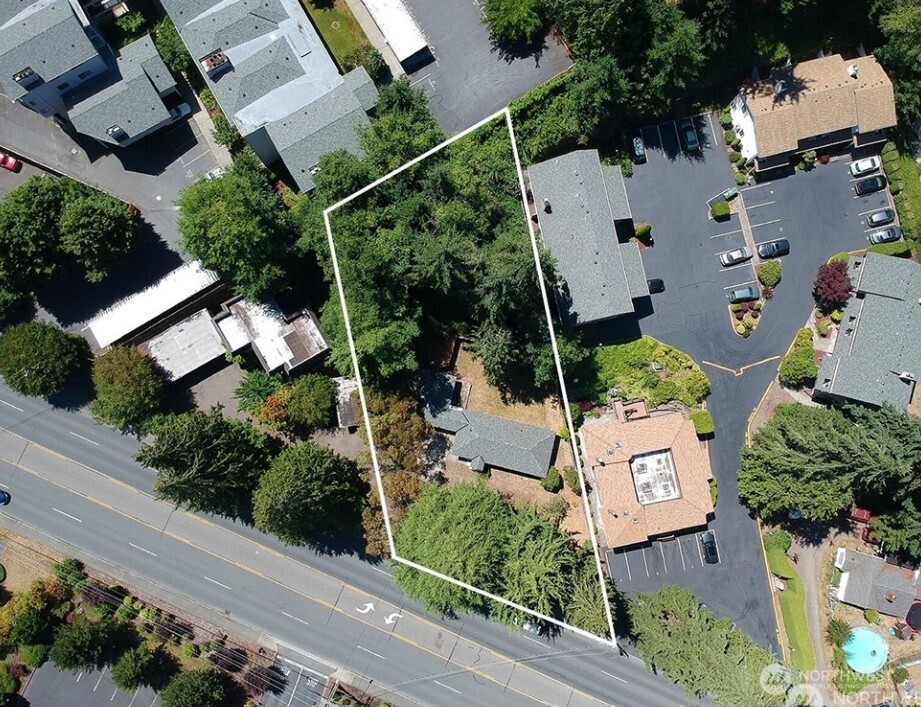 22910 Edmonds Way Property Photo 3
