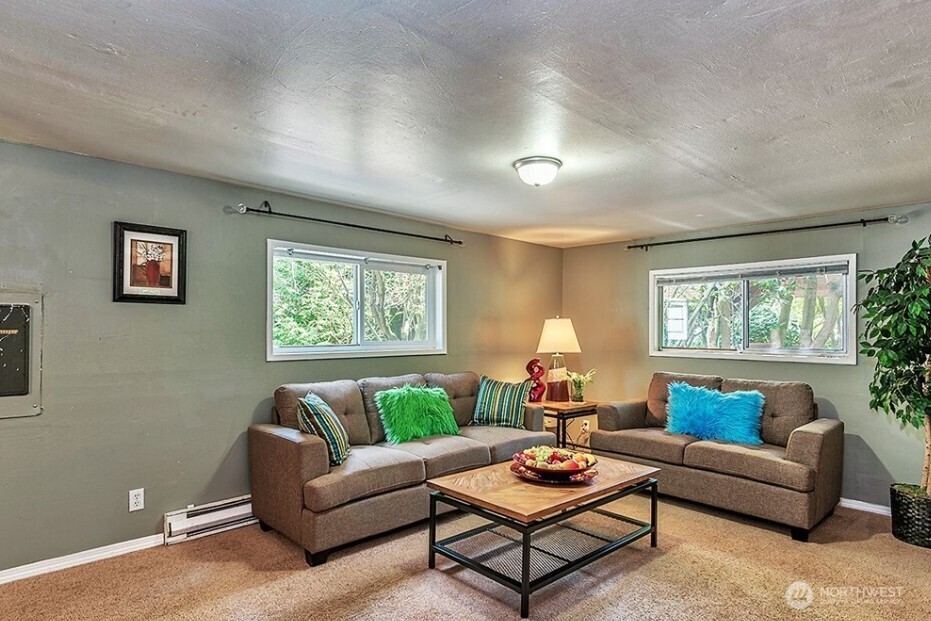 22910 Edmonds Way Property Photo 6