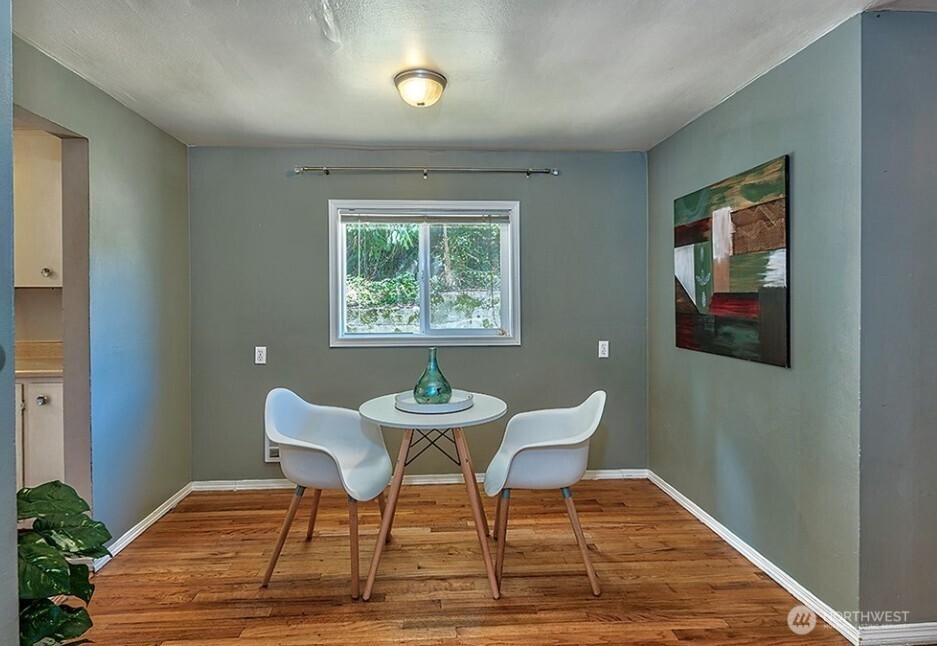 22910 Edmonds Way Property Photo 9