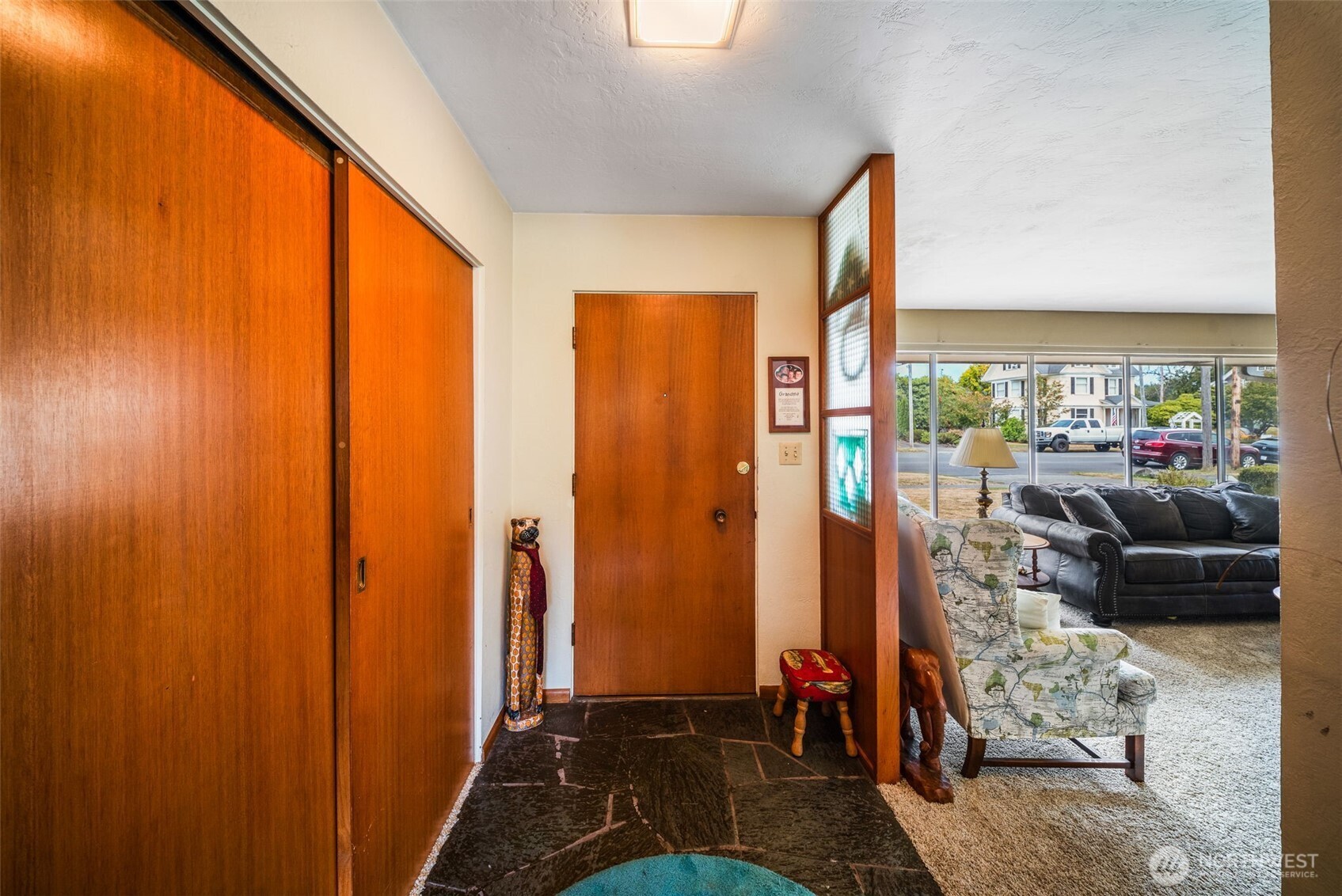 315 W Broadway Avenue Property Photo 2