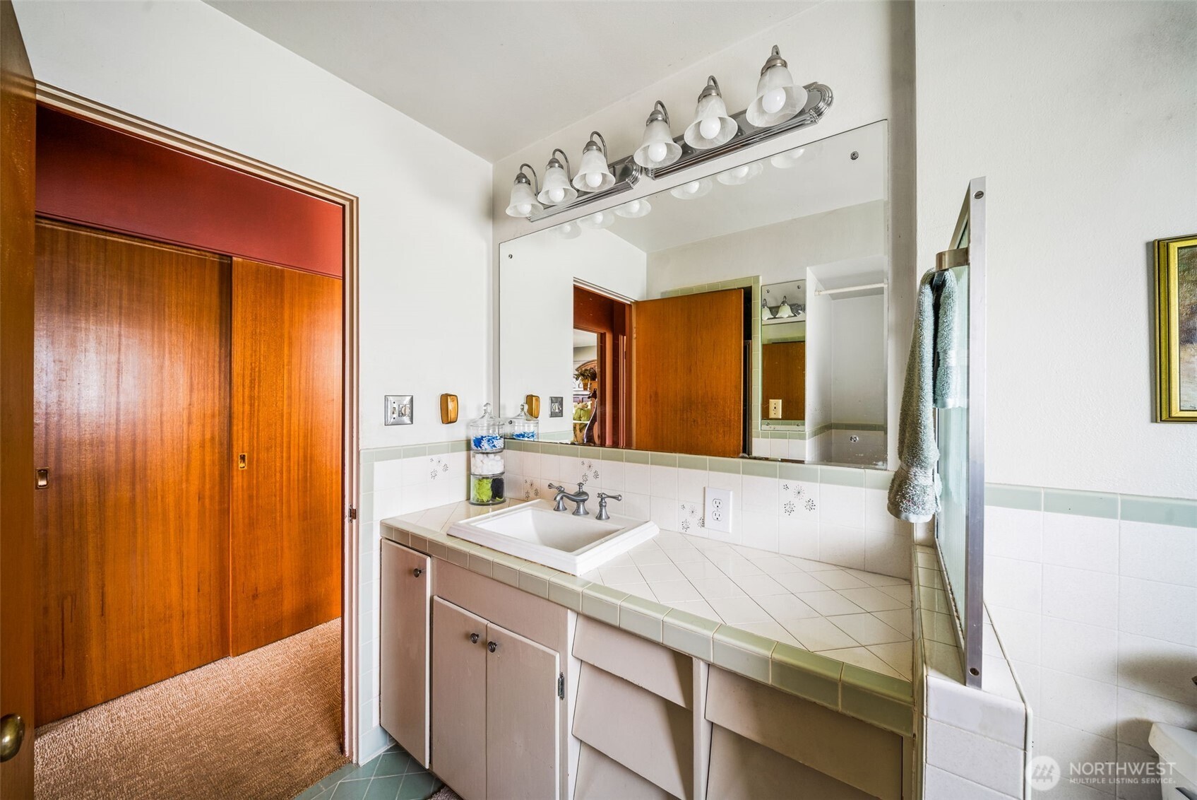 315 W Broadway Avenue Property Photo 15