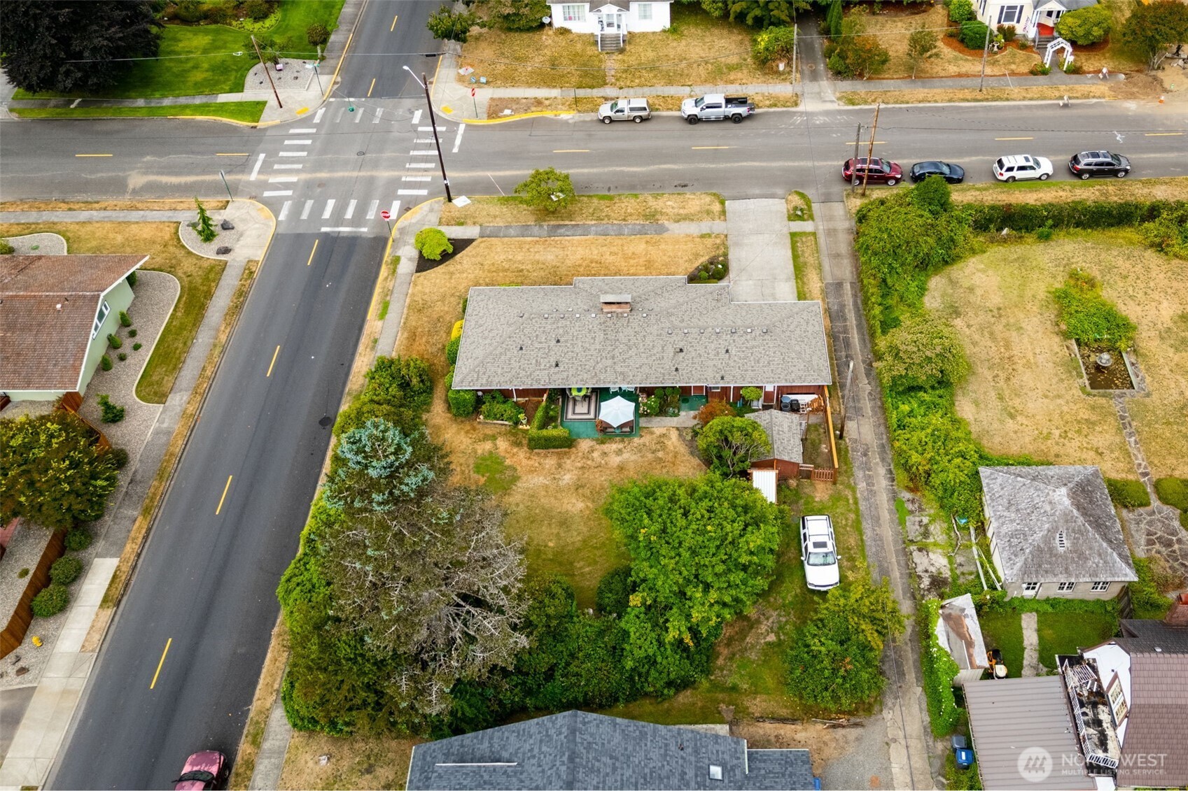 315 W Broadway Avenue Property Photo 25