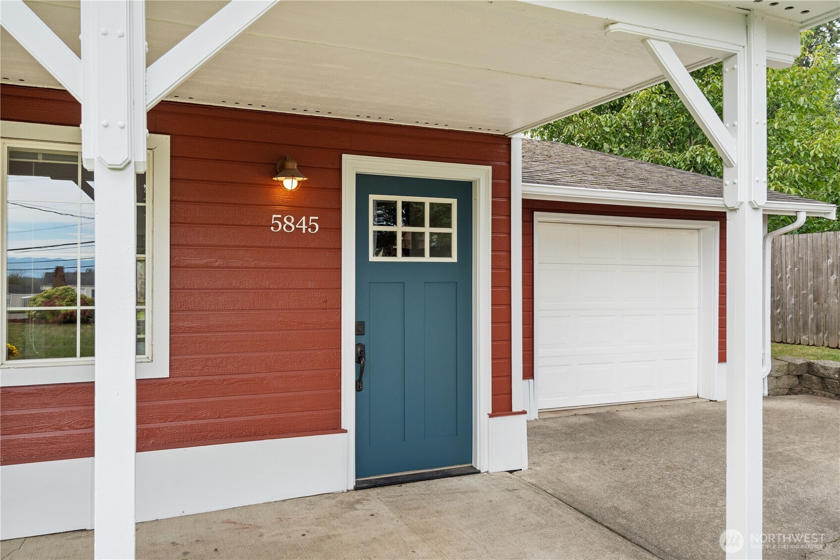 5845 Vista Drive Property Photo 3