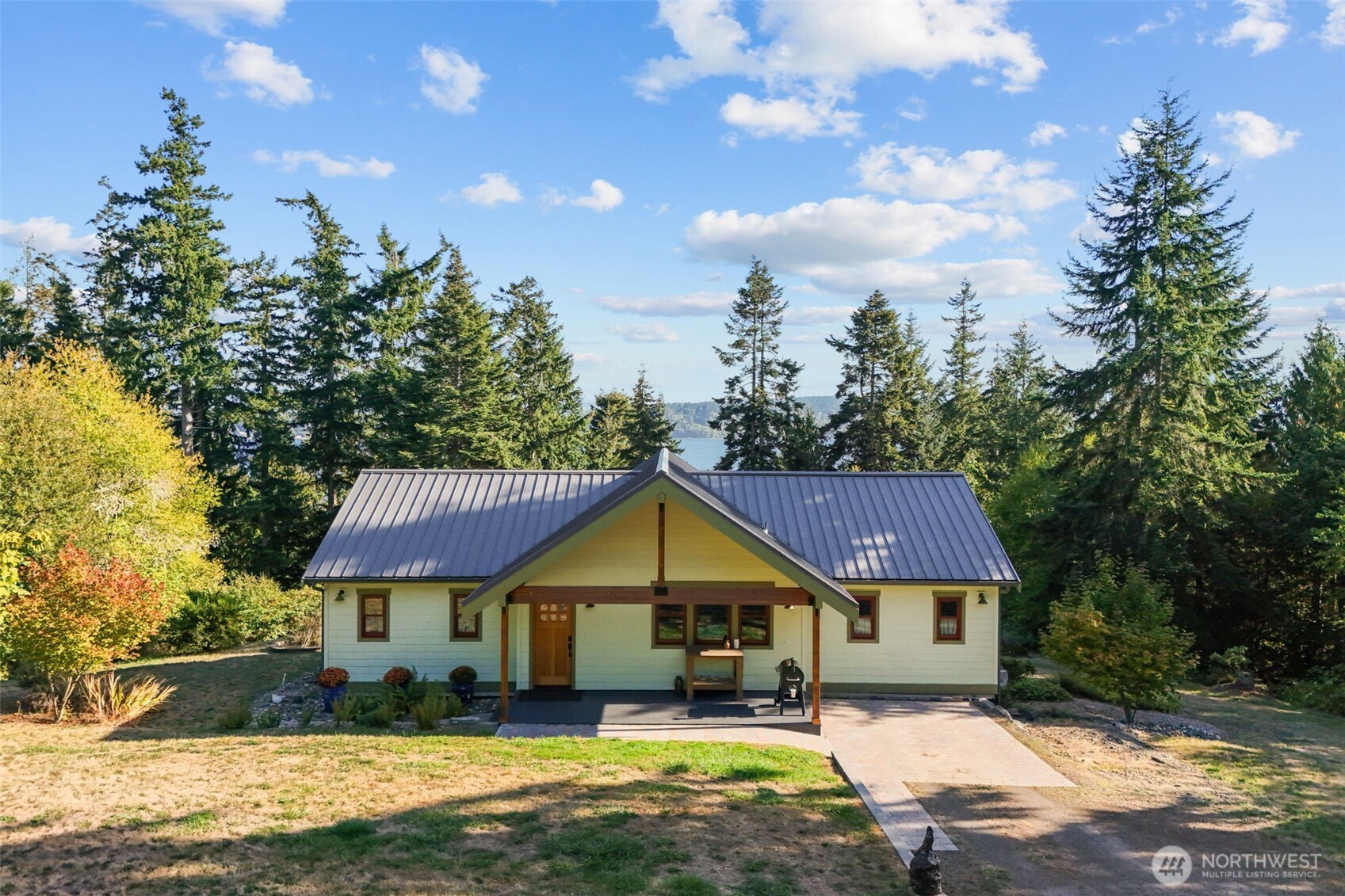 156 Hazel Point Court Property Photo 4