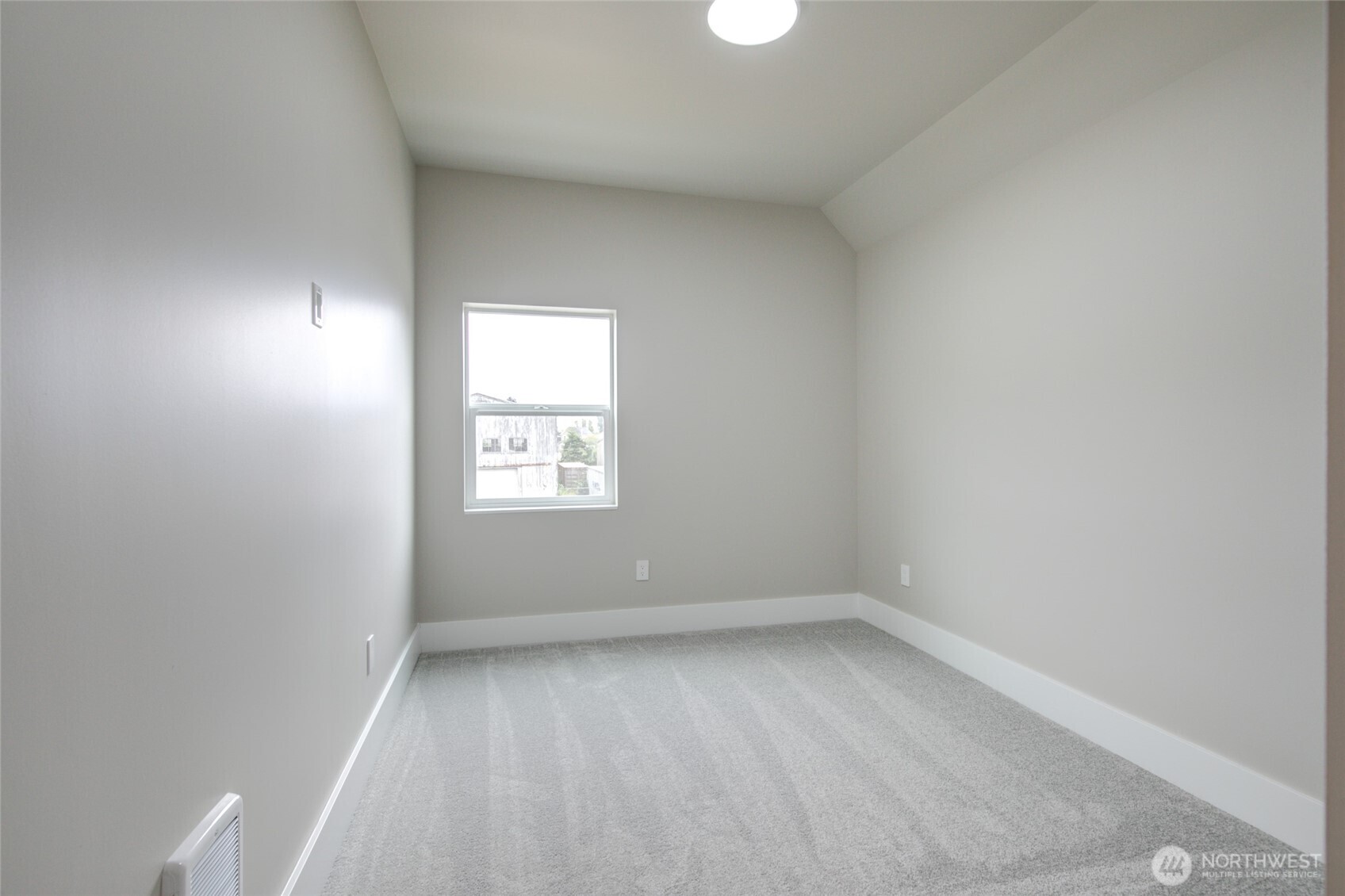800 E Market Street Property Photo 24