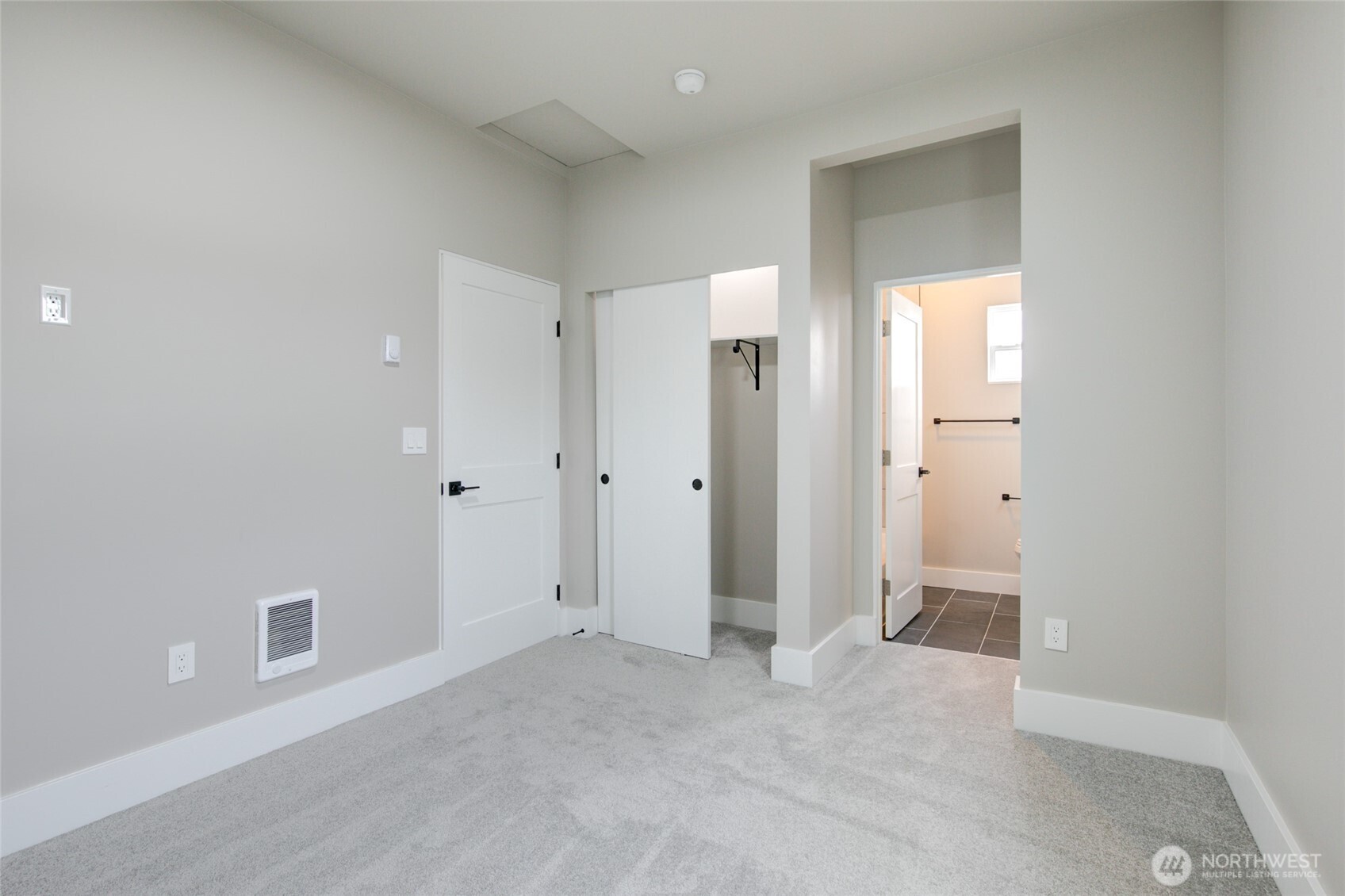800 E Market Street Property Photo 25