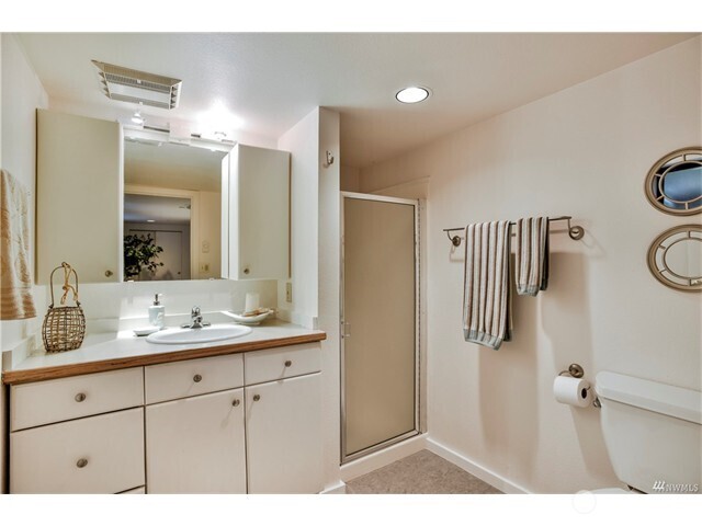 4022 59th Avenue C Property Photo 4