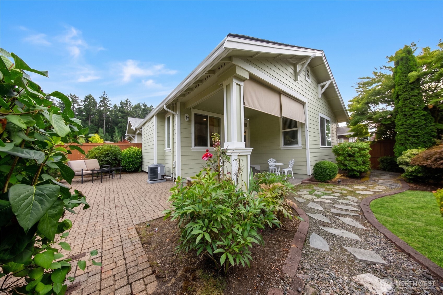 8442 Bainbridge Loop Ne Property Photo 21
