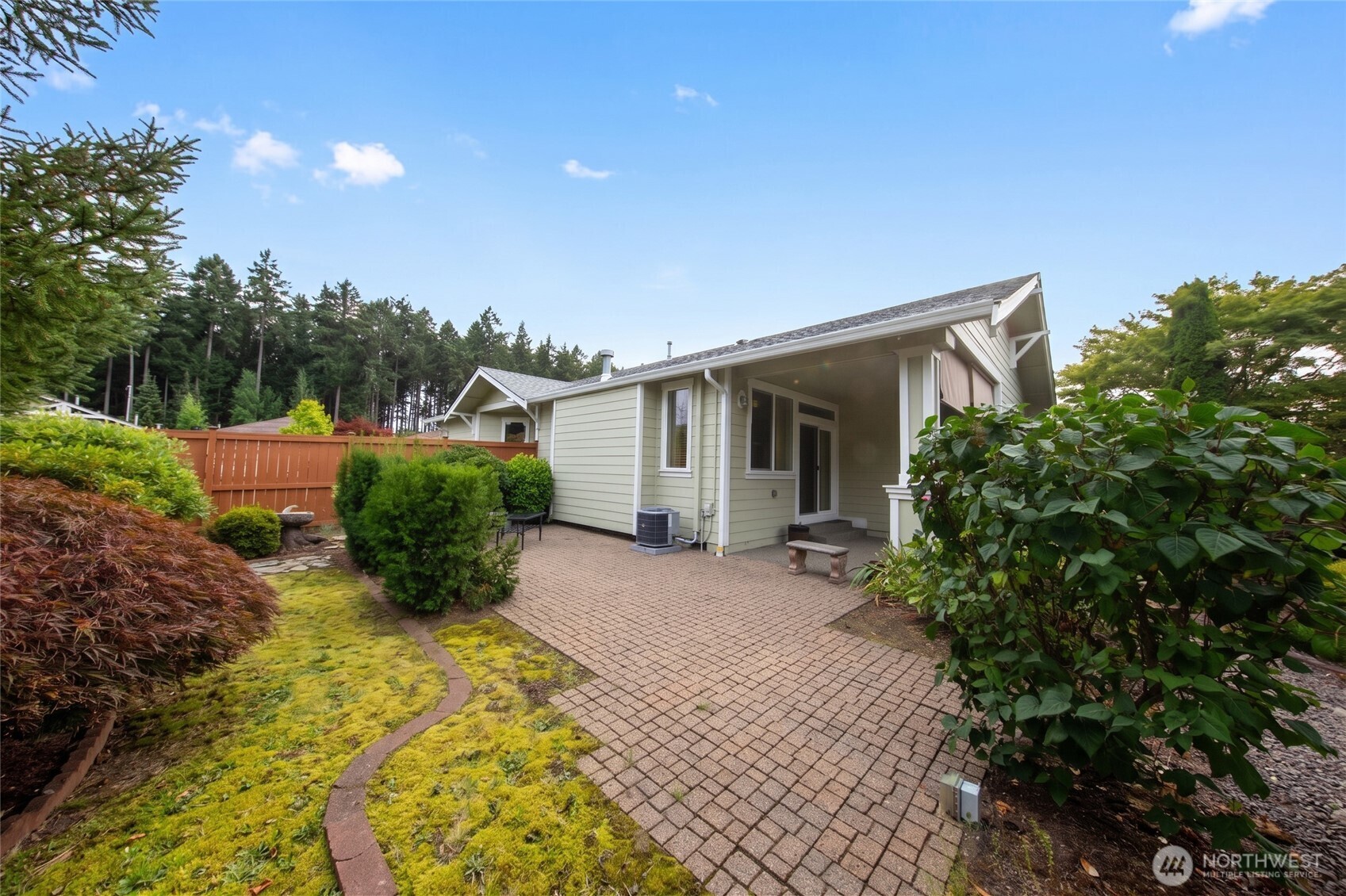 8442 Bainbridge Loop Ne Property Photo 23