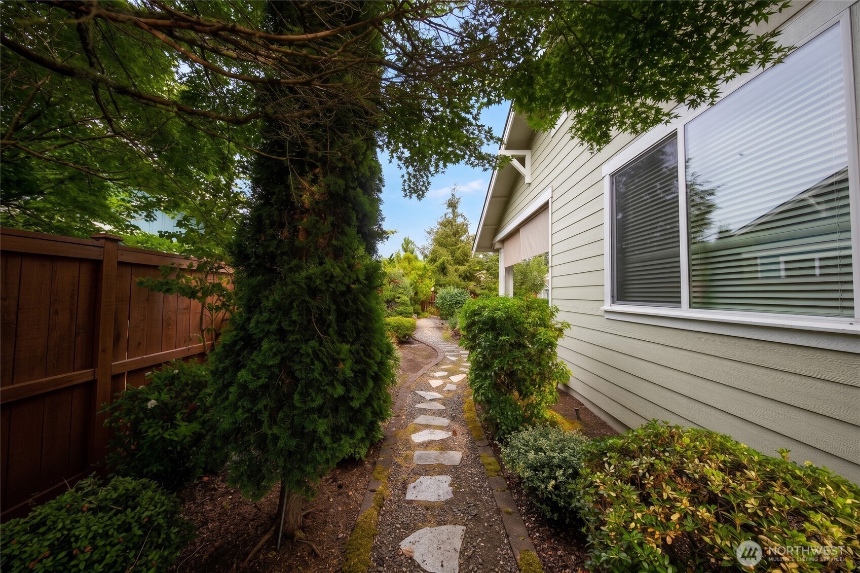 8442 Bainbridge Loop Ne Property Photo 26