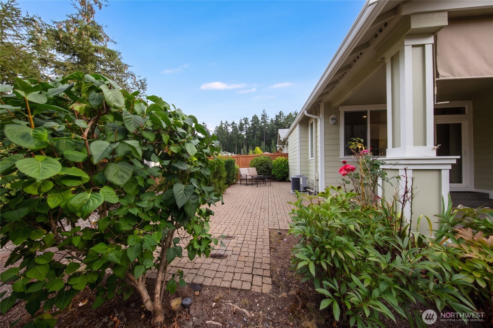 8442 Bainbridge Loop Ne Property Photo 27