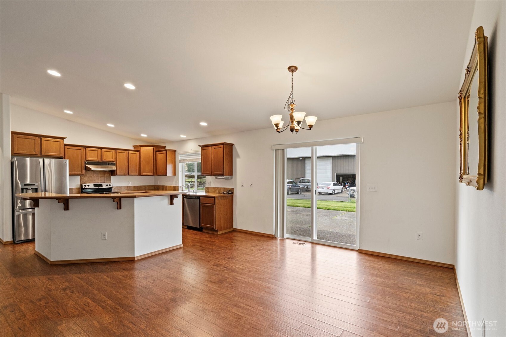 18647 Joselyn Street Property Photo 11