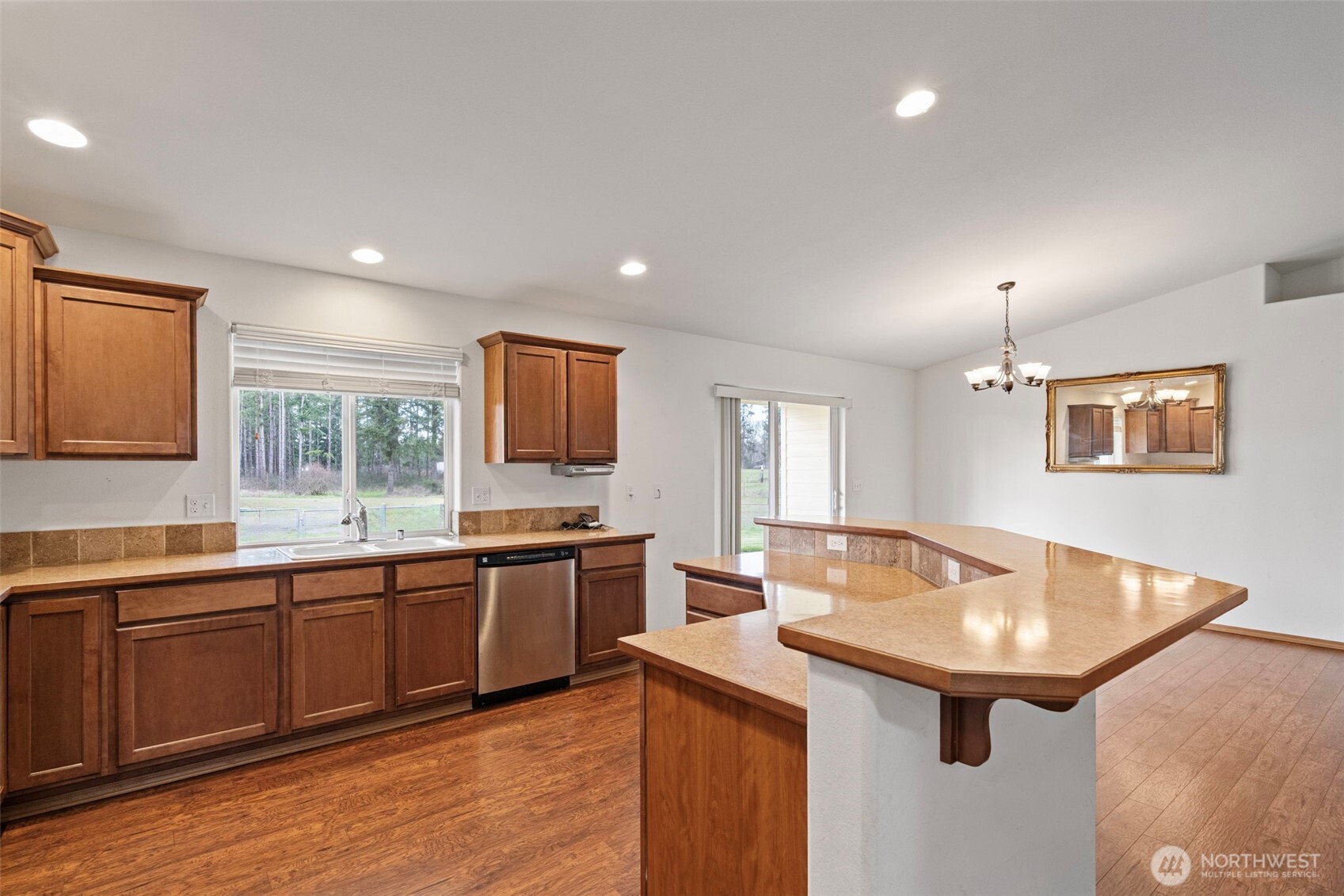 18647 Joselyn Street Property Photo 15