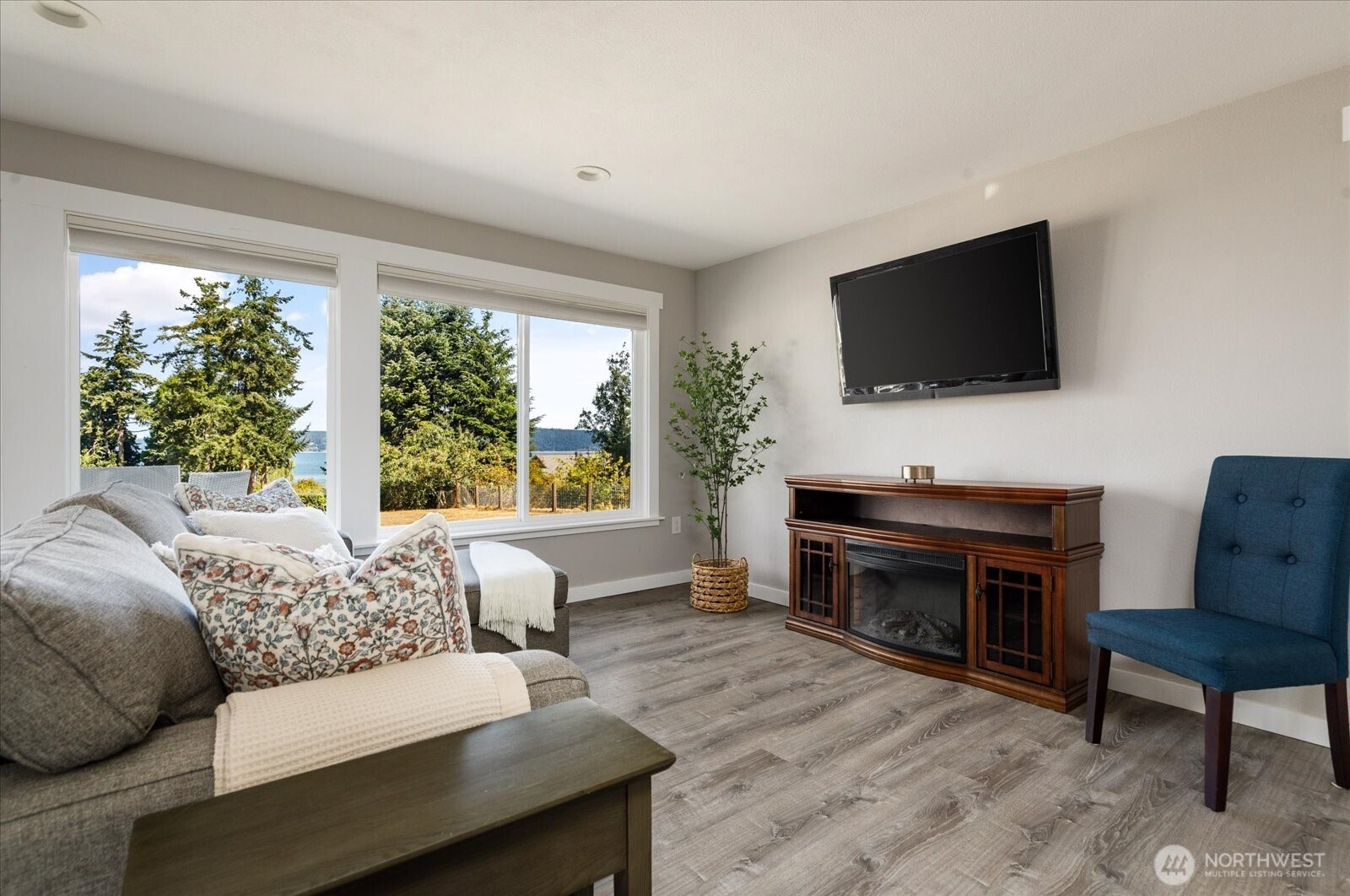 1867 Salmonberry Lane Property Photo 8