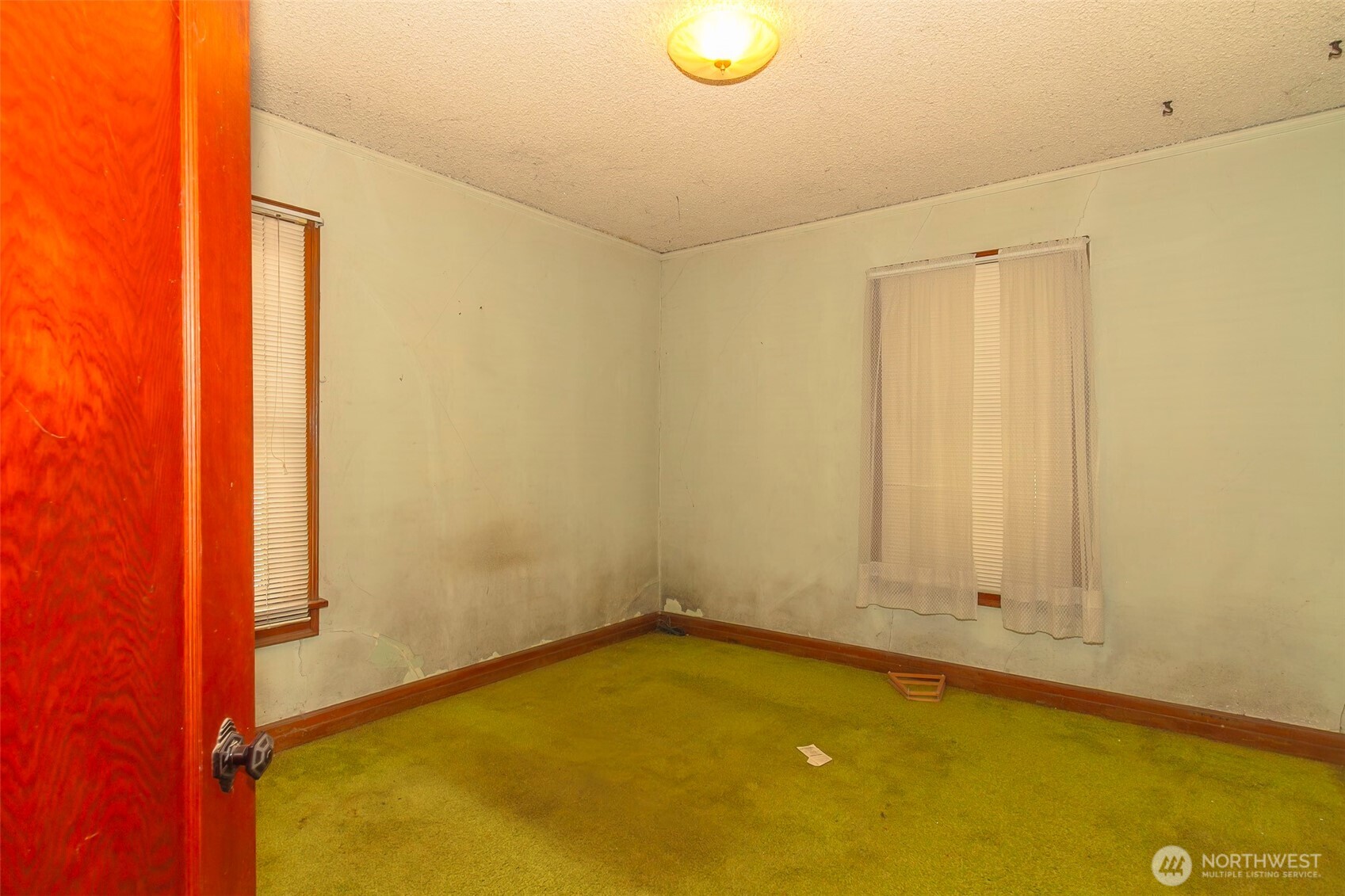 558 E 1st Avenue Property Photo 18