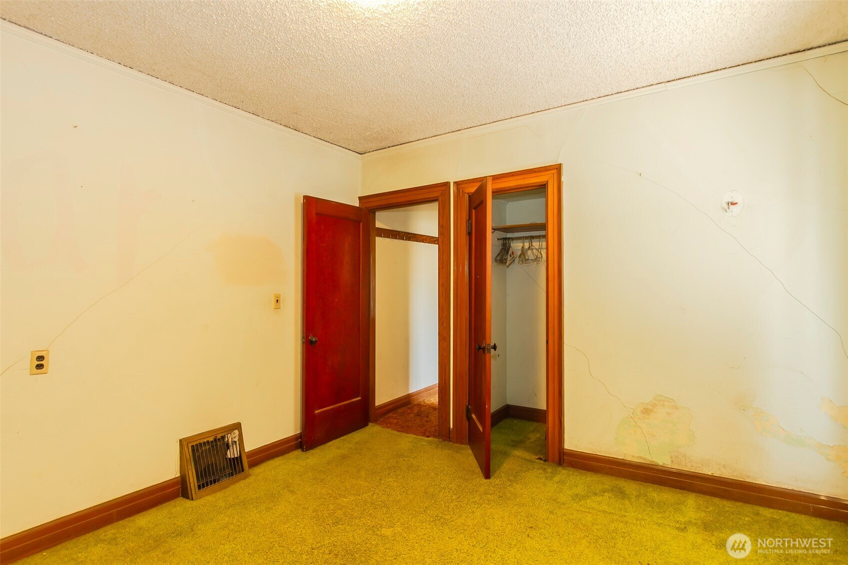 558 E 1st Avenue Property Photo 19