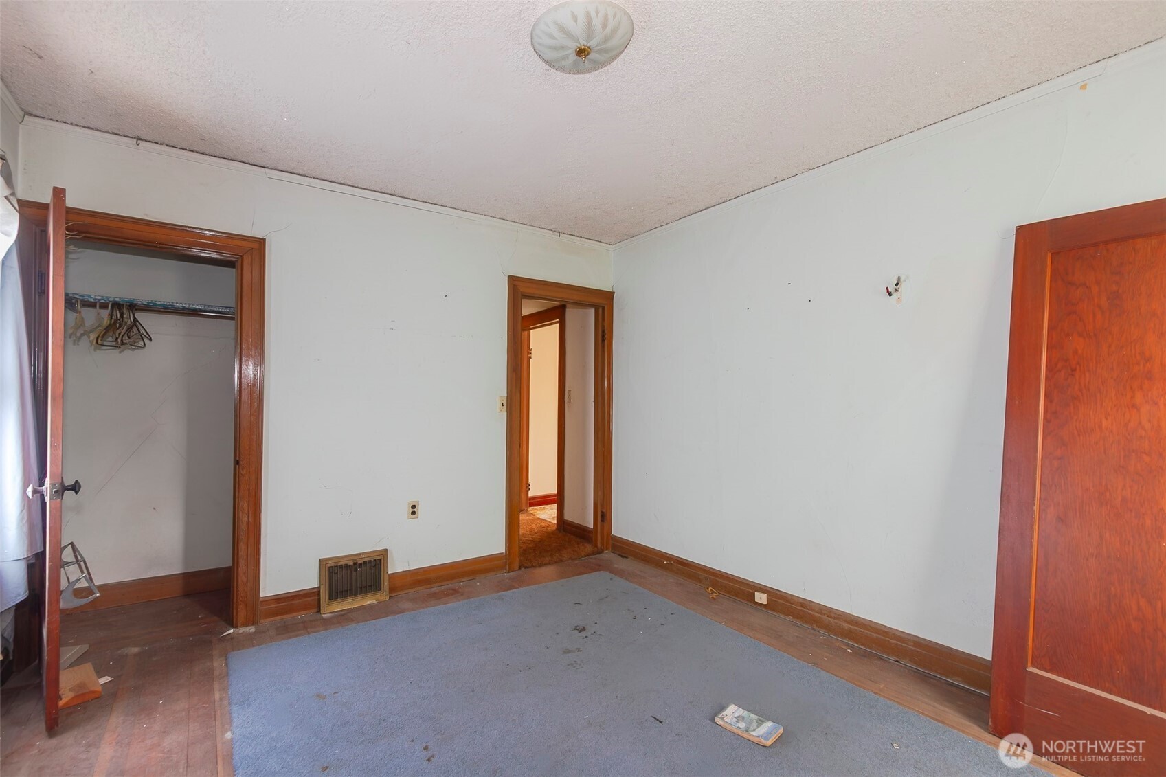 558 E 1st Avenue Property Photo 21