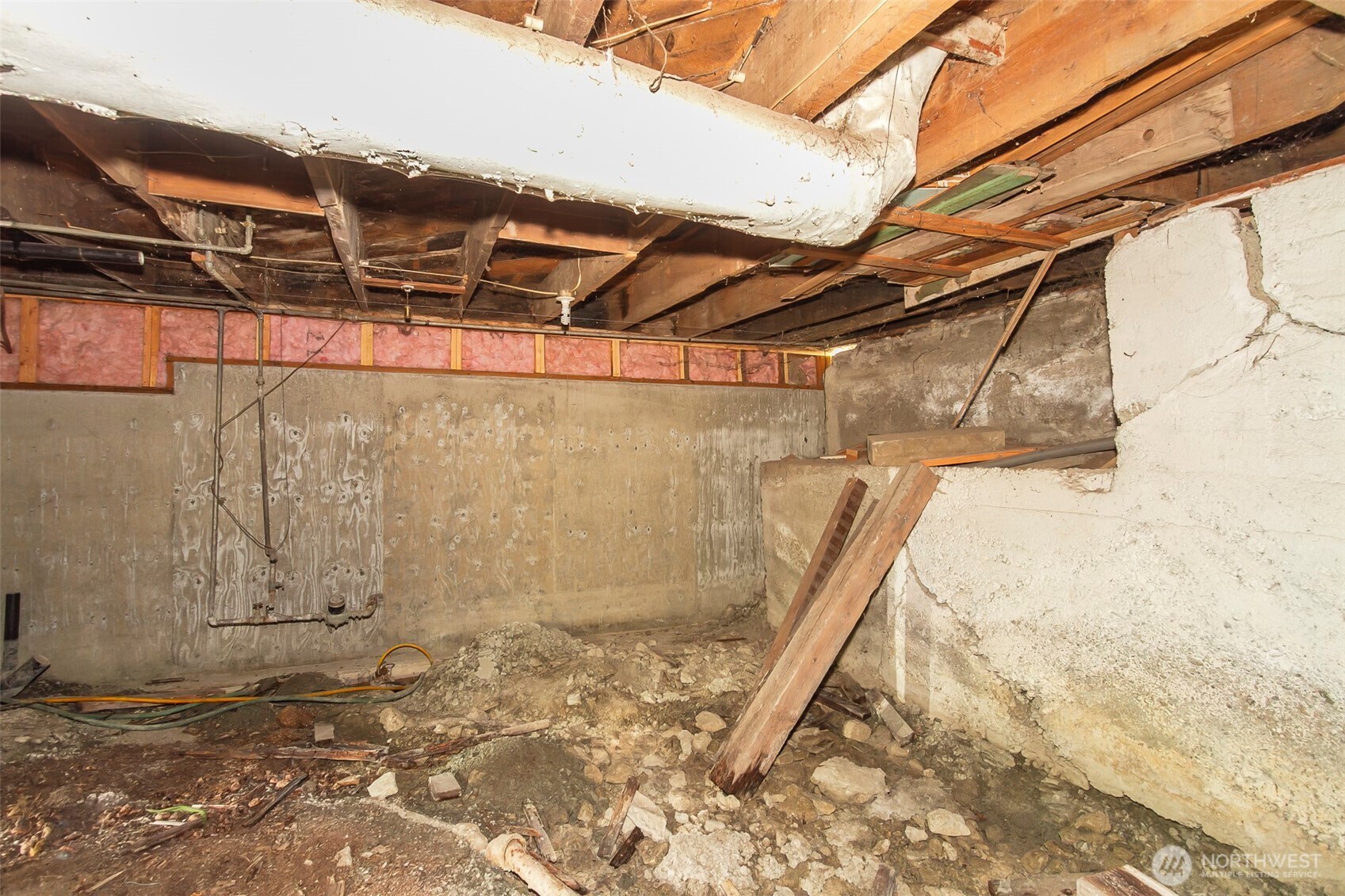 558 E 1st Avenue Property Photo 26
