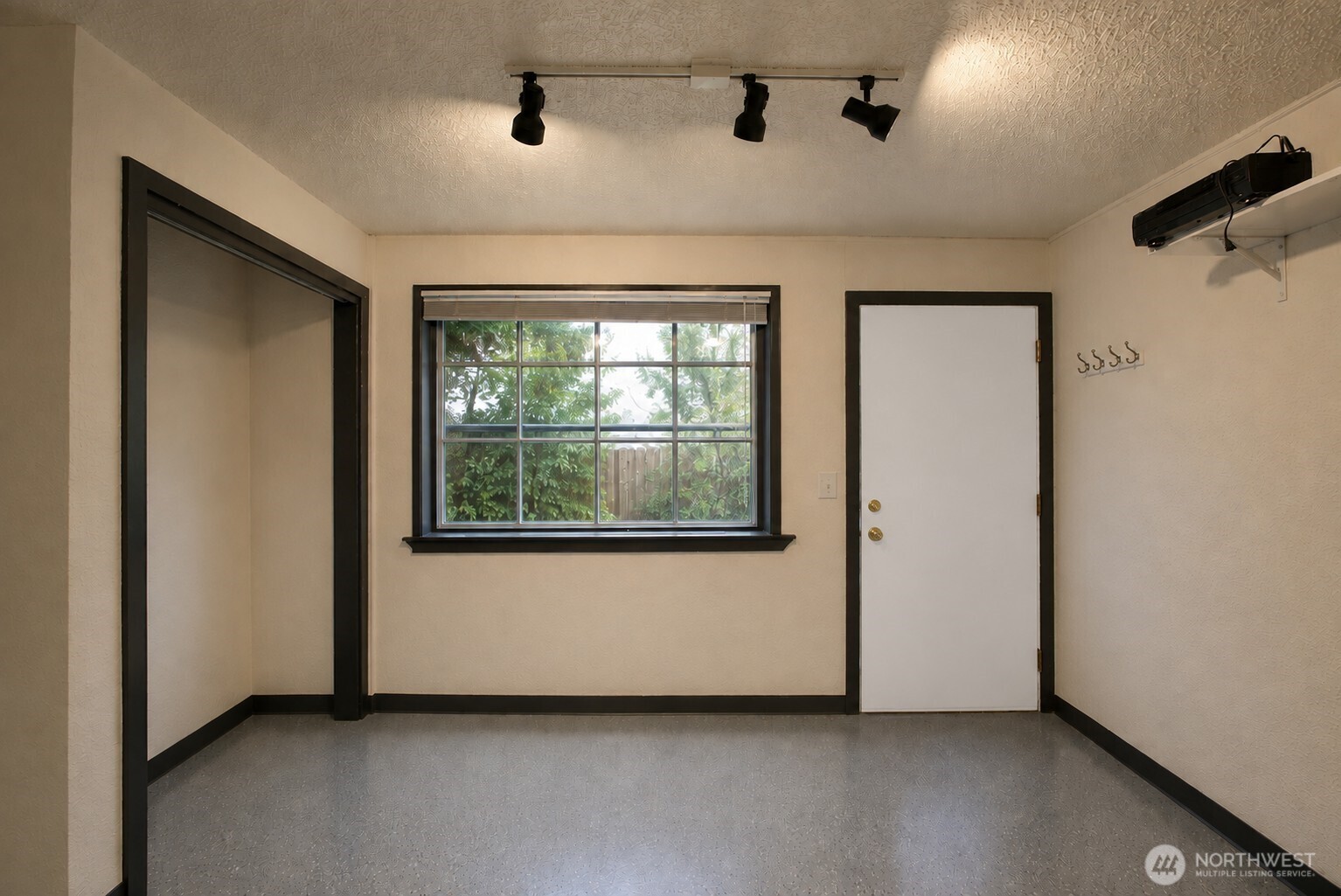3201 Northwest Avenue 7 Property Photo 4