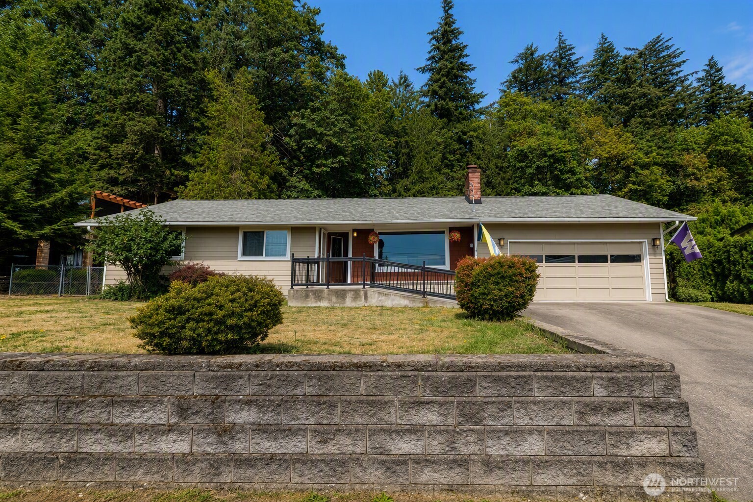 2302 Cedar Place Property Photo 1
