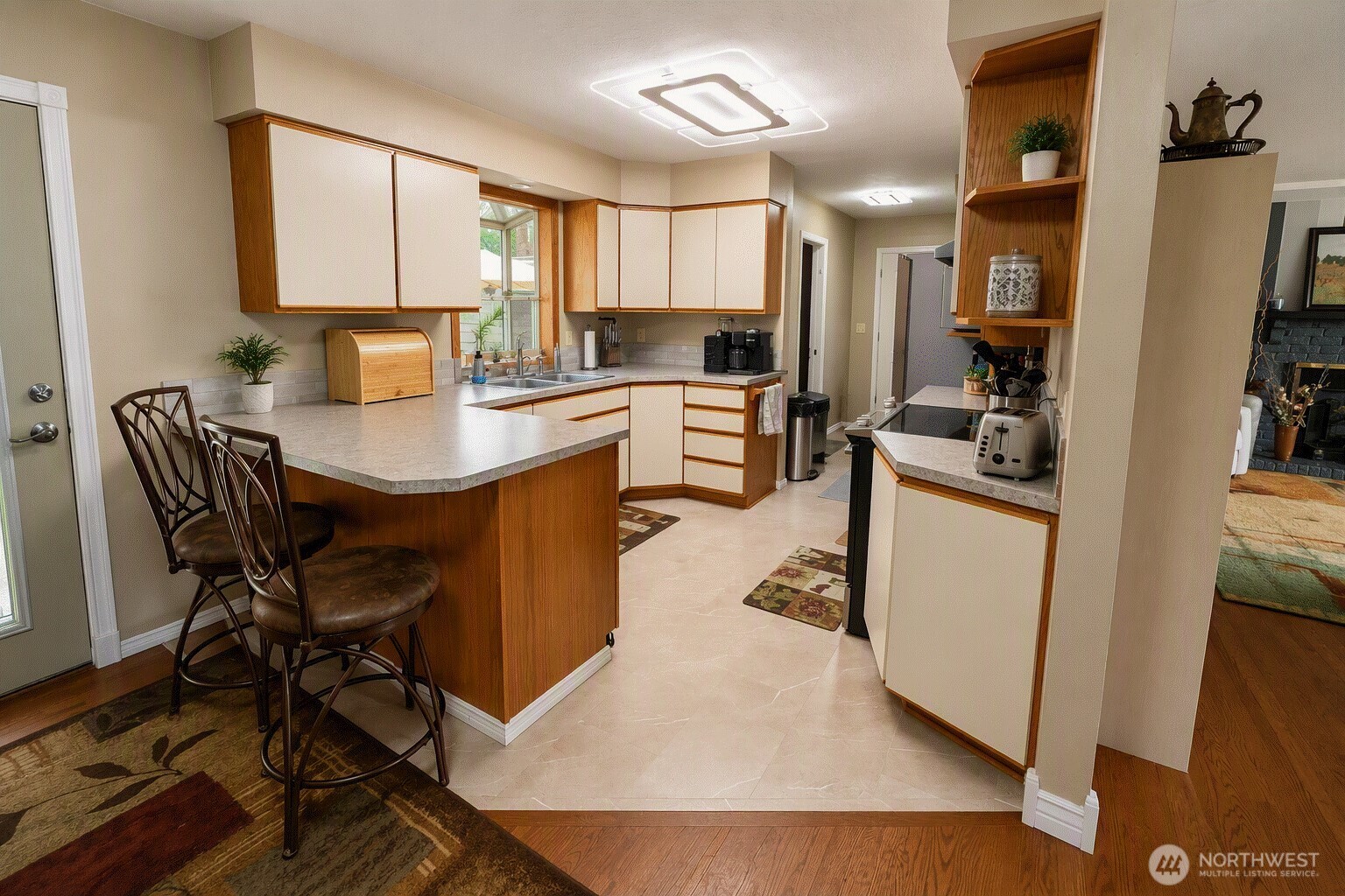 2302 Cedar Place Property Photo 10