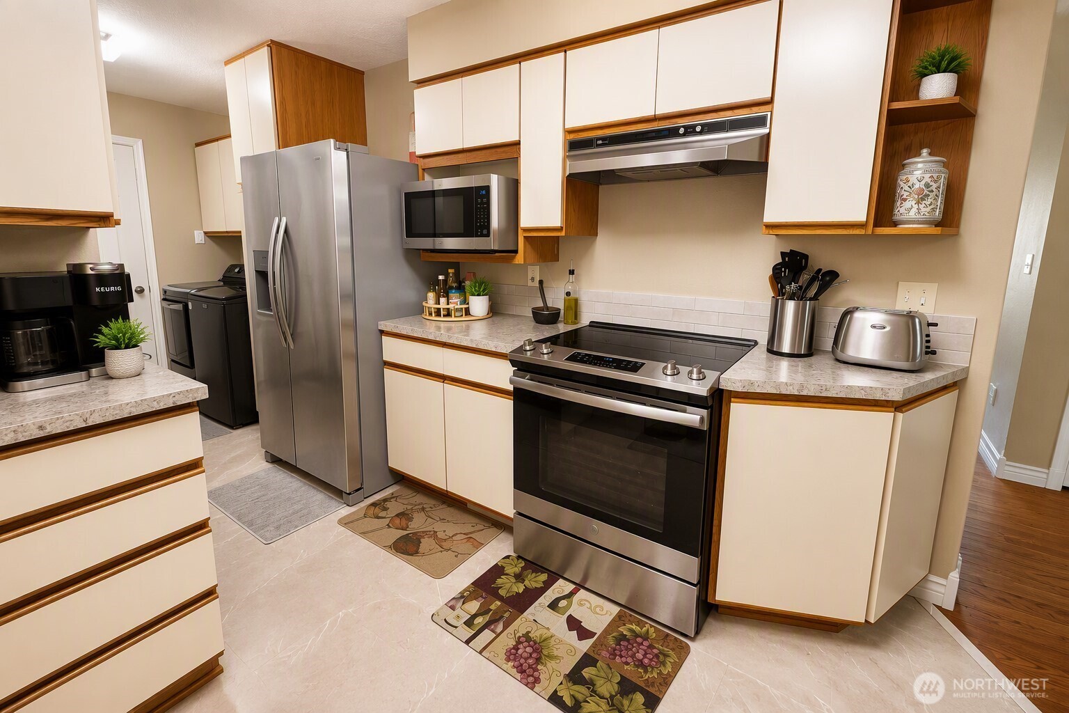 2302 Cedar Place Property Photo 11