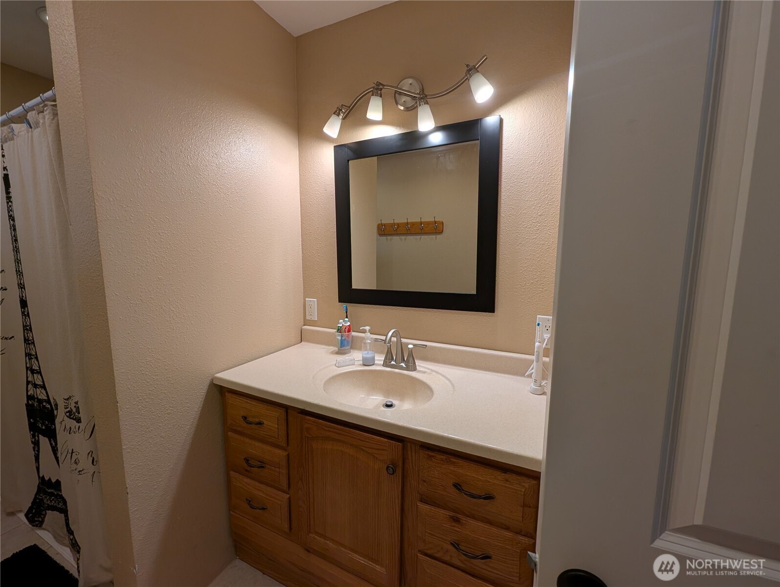 2302 Cedar Place Property Photo 18