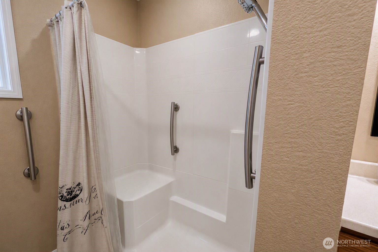 2302 Cedar Place Property Photo 20