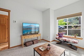 225 Bowery Loop Property Photo 10