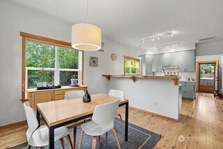 225 Bowery Loop Property Photo 18