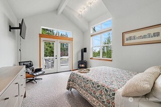 225 Bowery Loop Property Photo 19