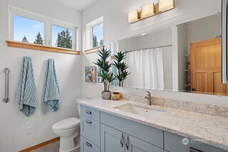 225 Bowery Loop Property Photo 21