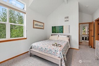 225 Bowery Loop Property Photo 27