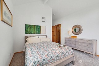 225 Bowery Loop Property Photo 28