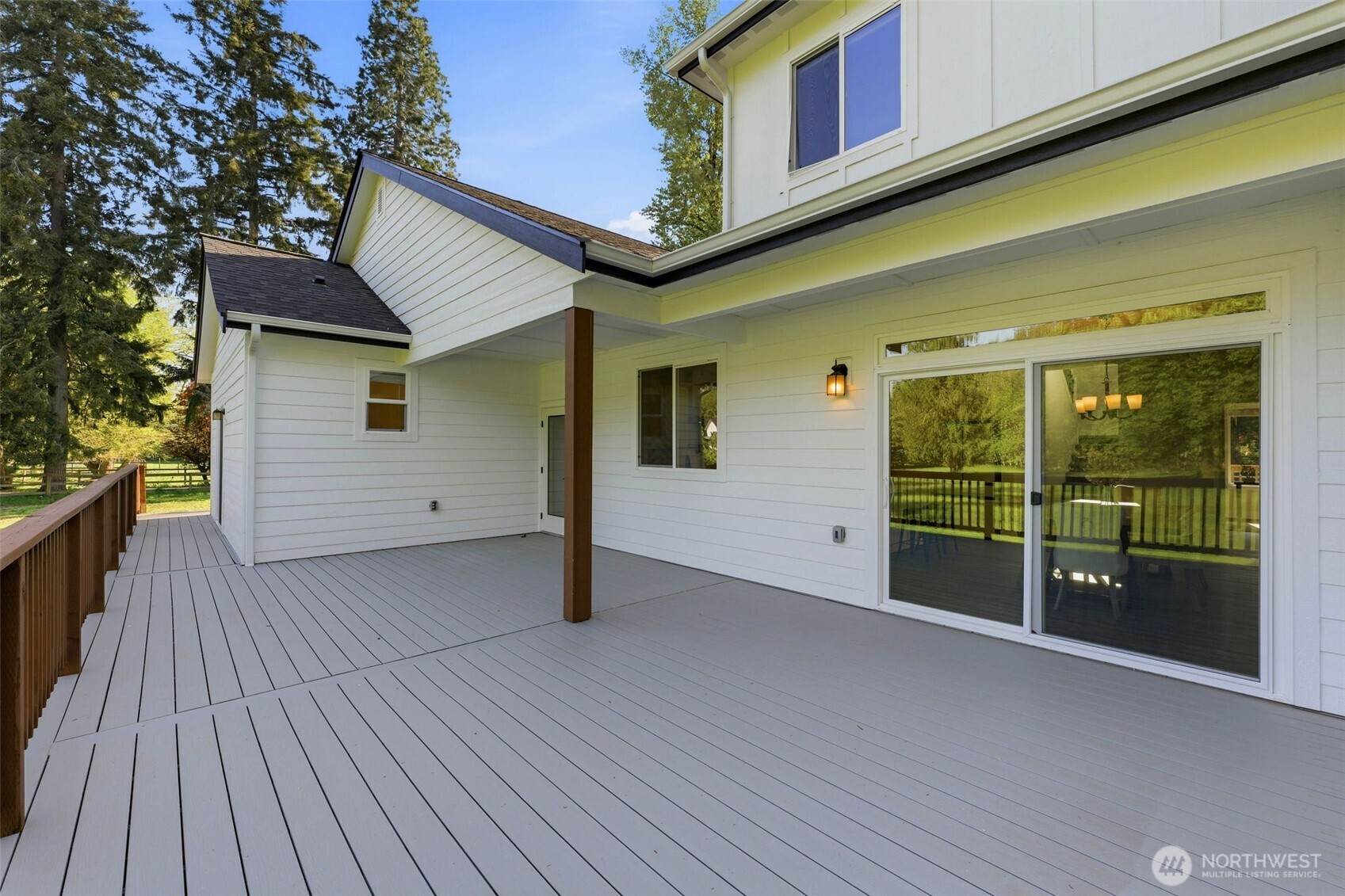 230 Conine Street Property Photo 15