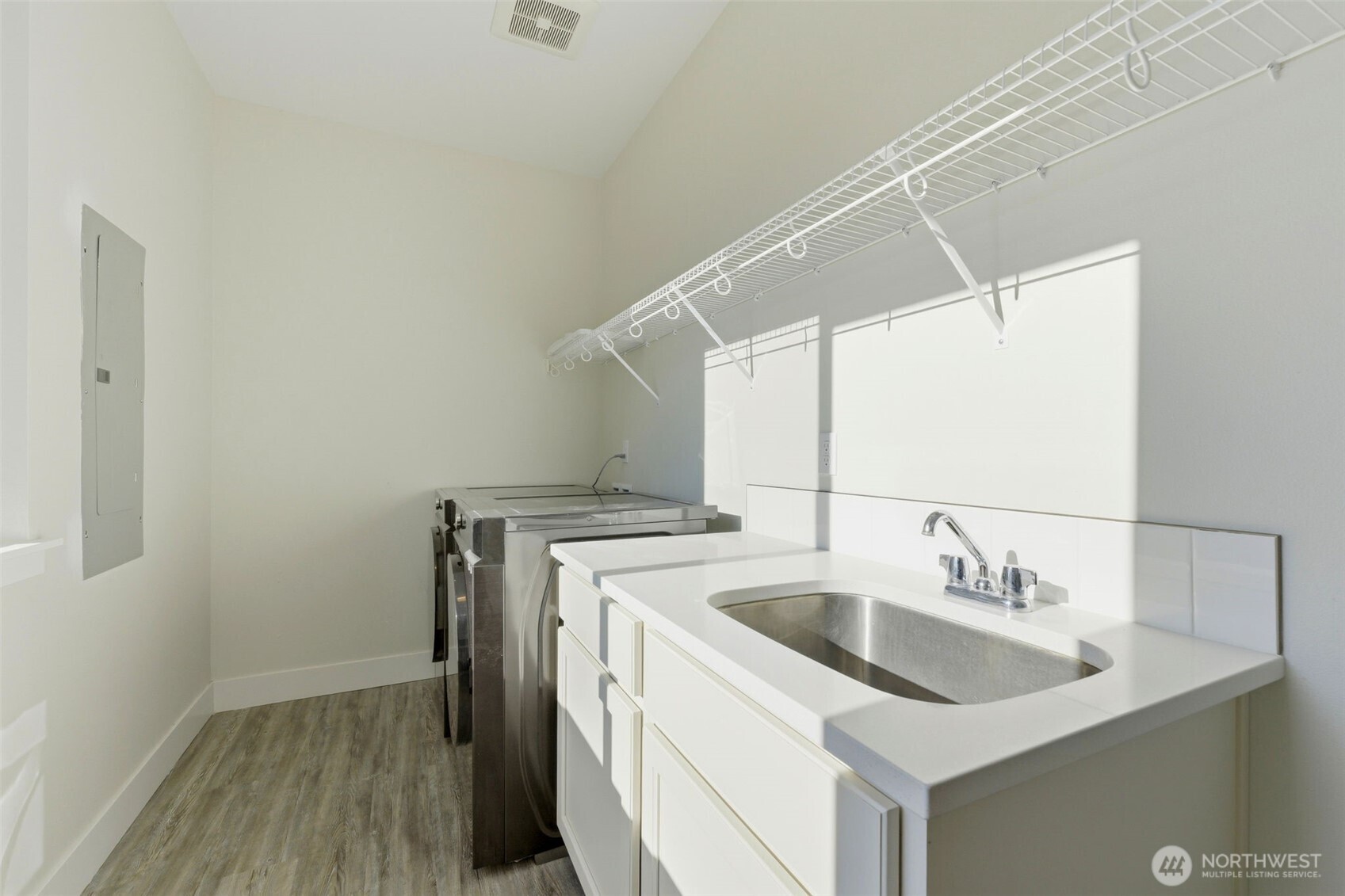 230 Conine Street Property Photo 33