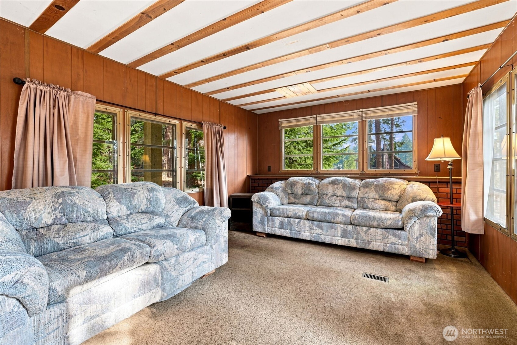 570 W Pacific Avenue Property Photo 3