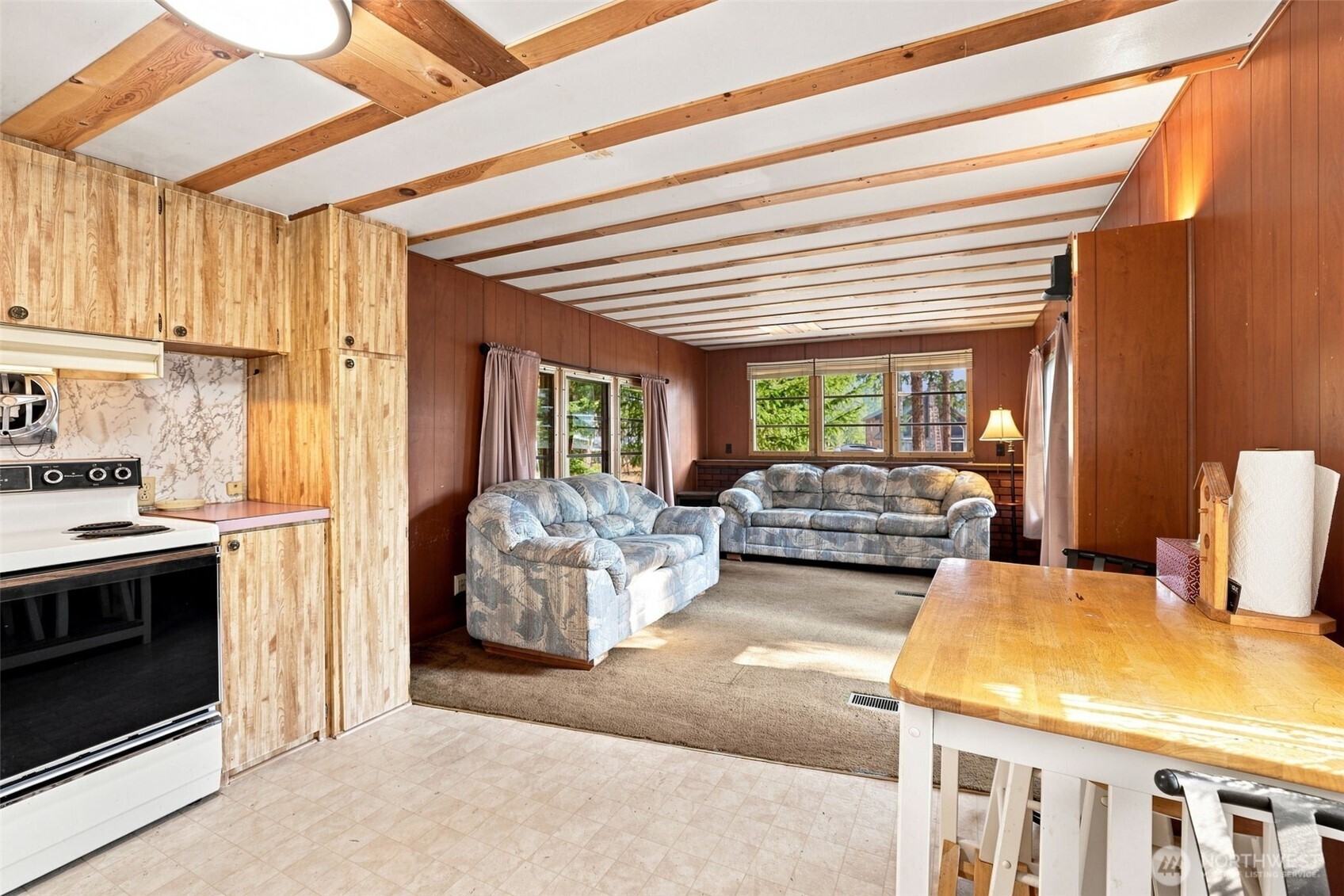 570 W Pacific Avenue Property Photo 4