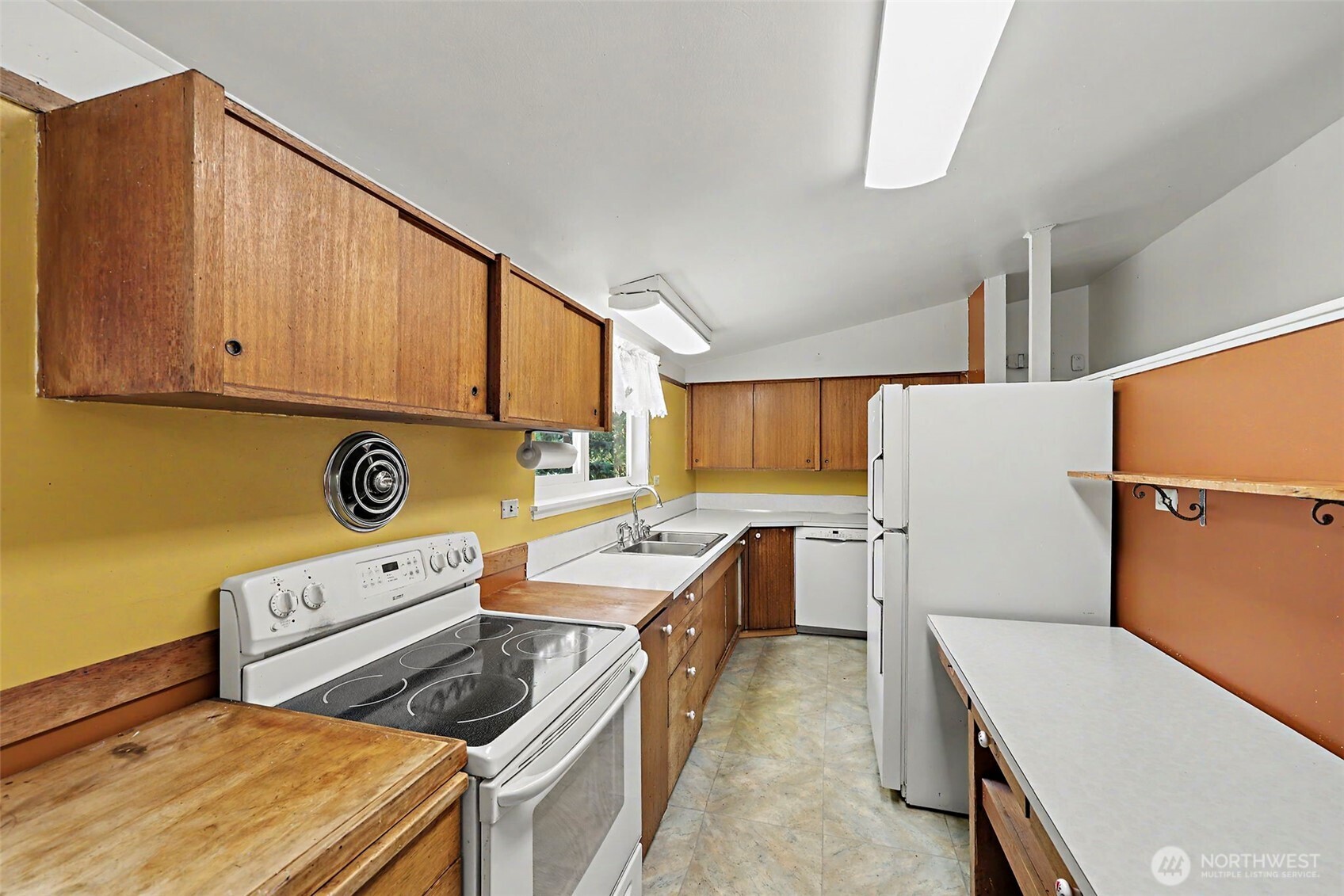 3827 S 176th Street Property Photo 7