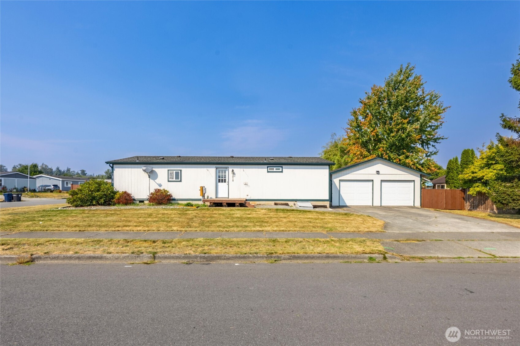 1810 N 33rd Place Property Photo 1