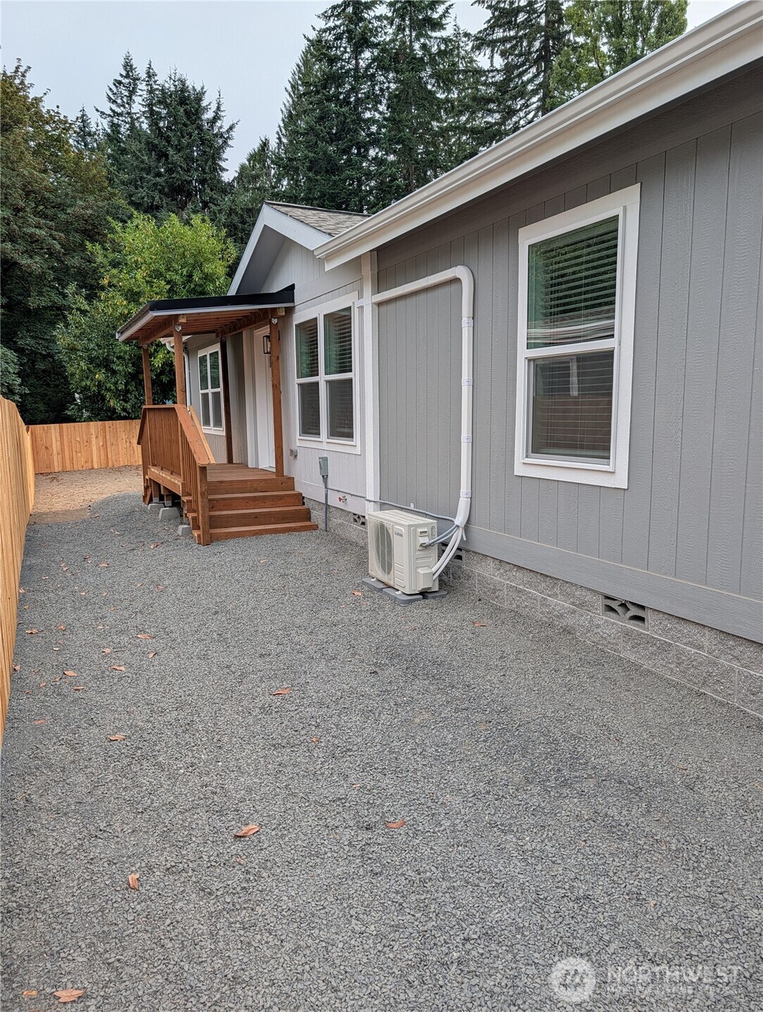 509 NW Fir Property Photo 1