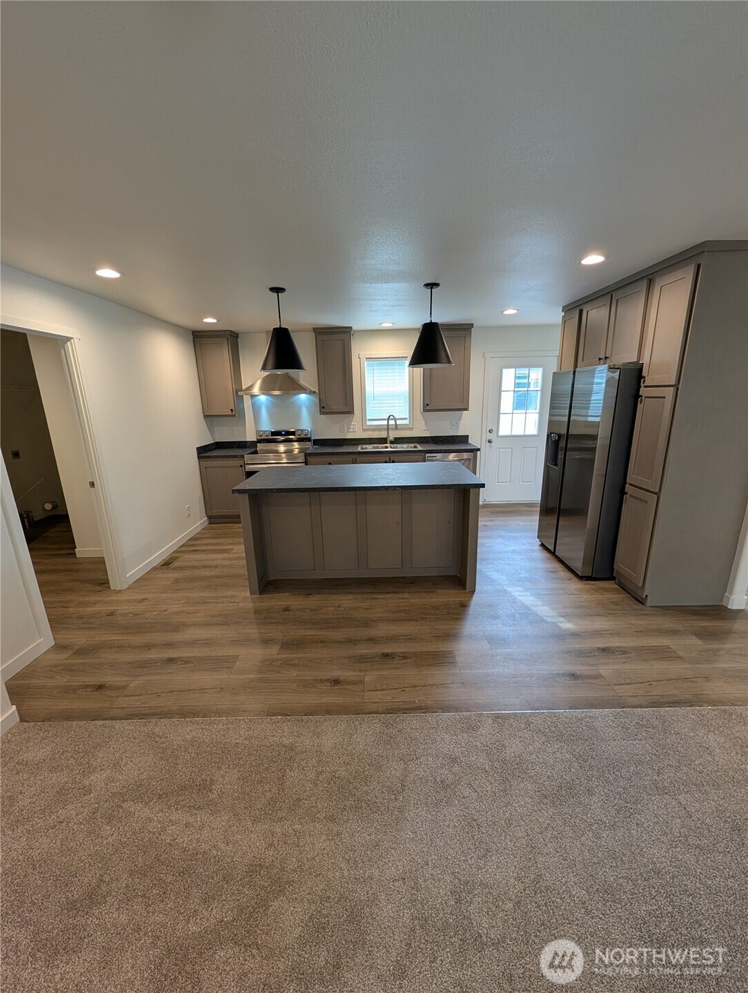 509 Nw Fir Property Photo 2