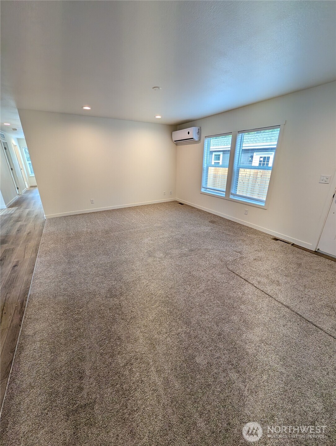 509 Nw Fir Property Photo 6
