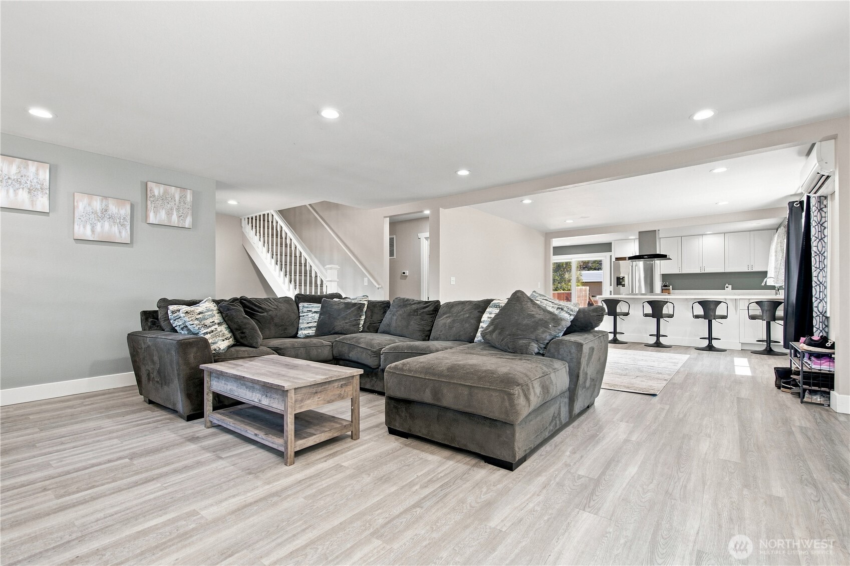 5253 Banner Road Property Photo 8