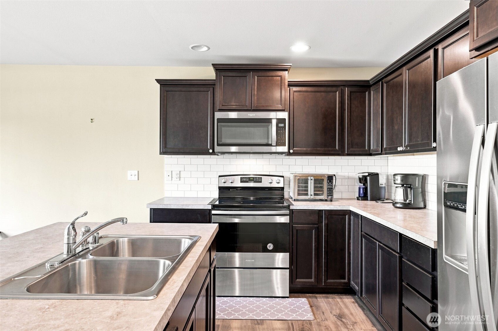 17713 Juniper Street Property Photo 6
